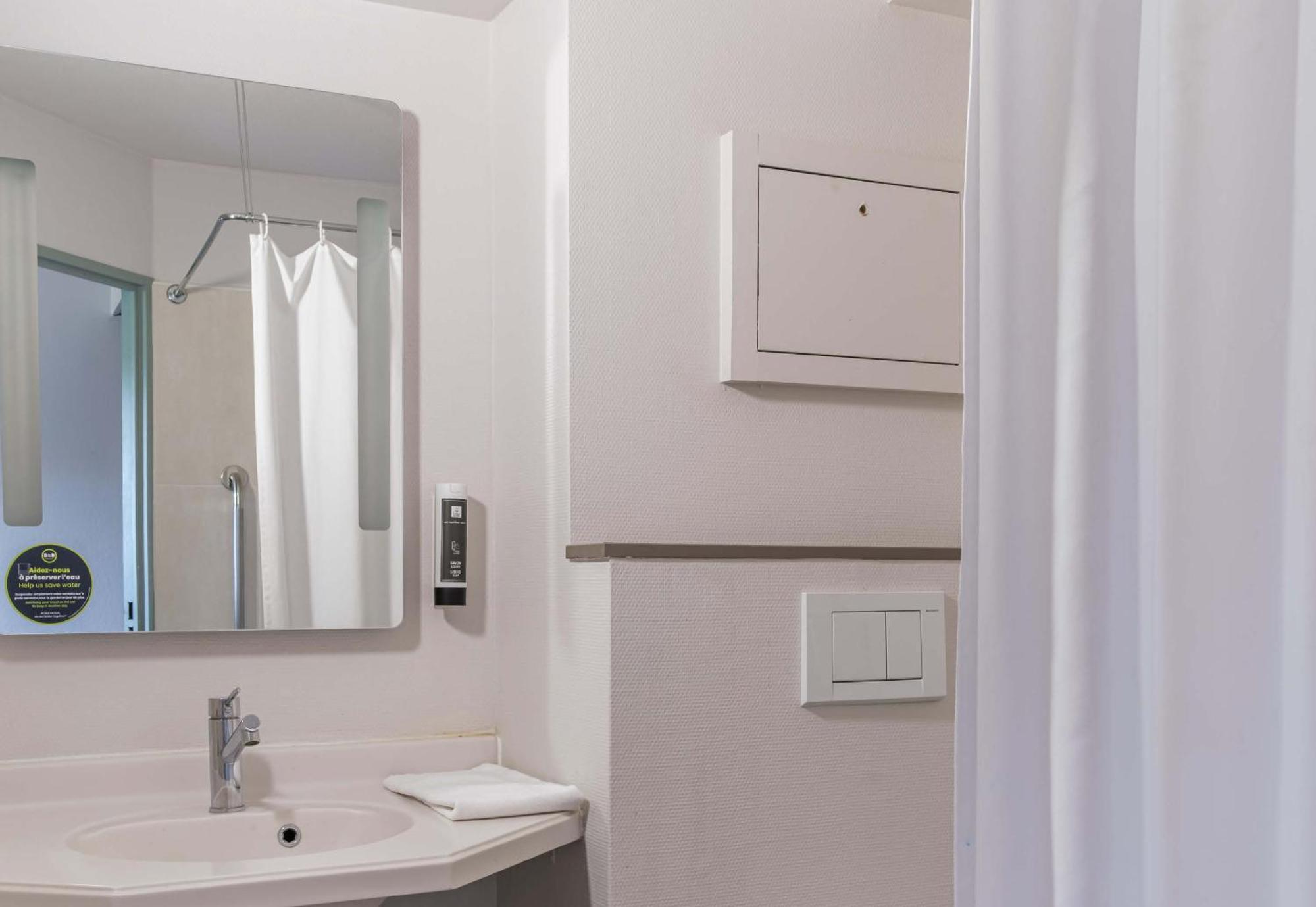 B&B Hotel Белфор Екстериор снимка