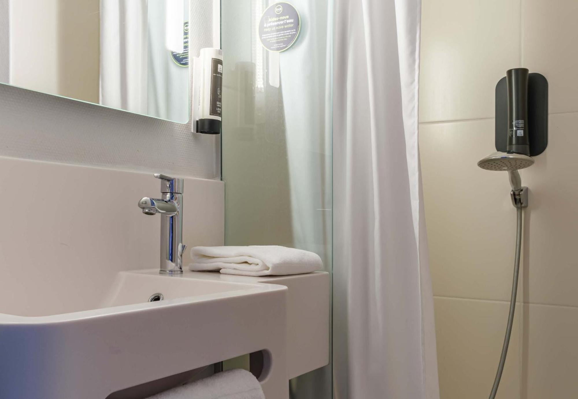 B&B Hotel Белфор Екстериор снимка
