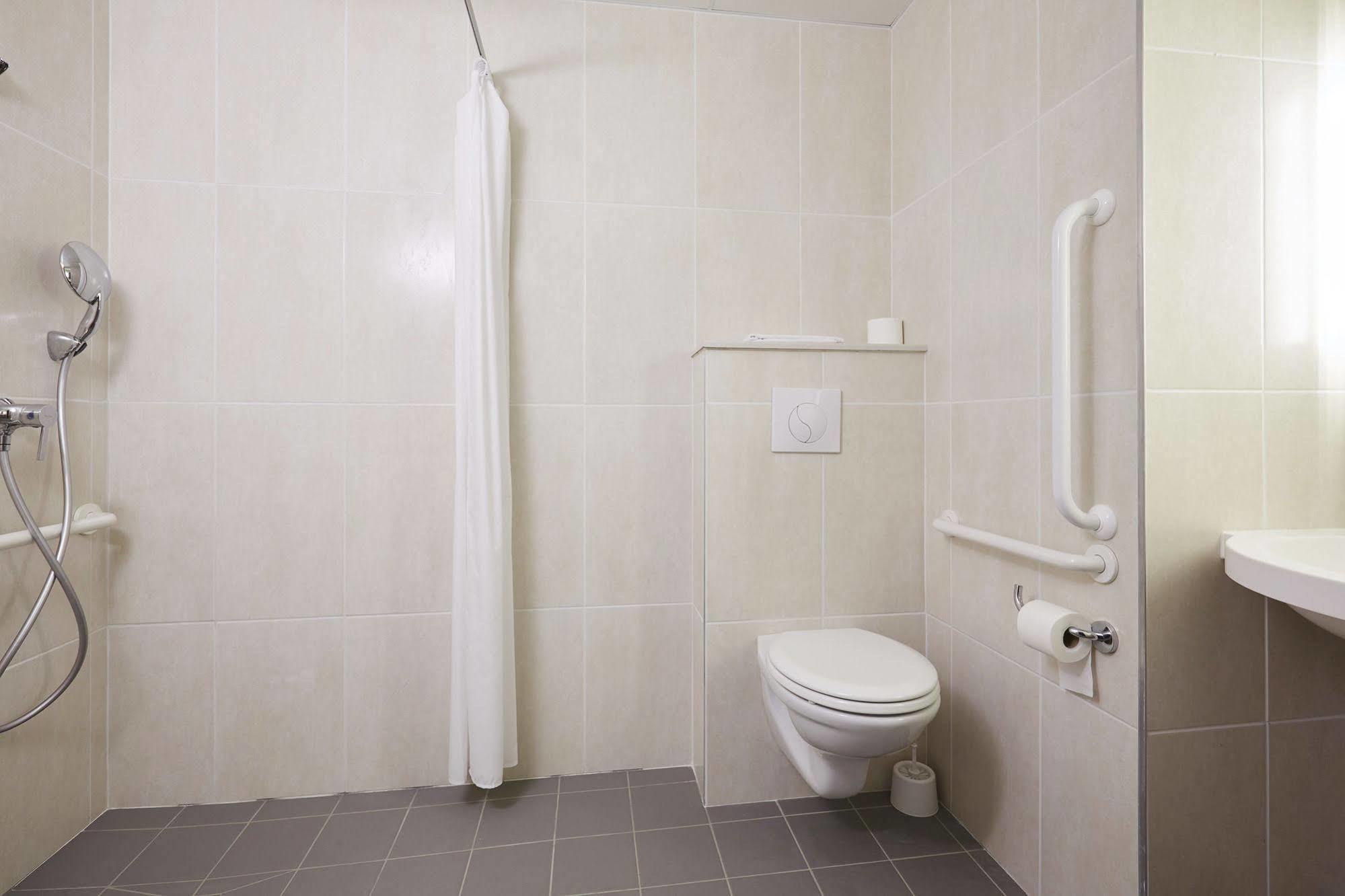 B&B Hotel Белфор Екстериор снимка