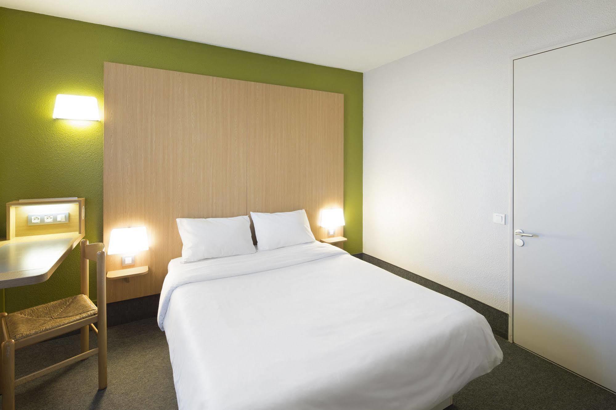 B&B Hotel Белфор Екстериор снимка